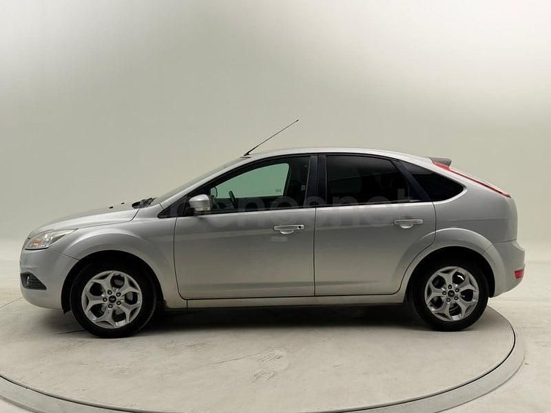 Usado Ford Focus Trend 125 CV (91 kW) 2008 Gris / plata Berlina