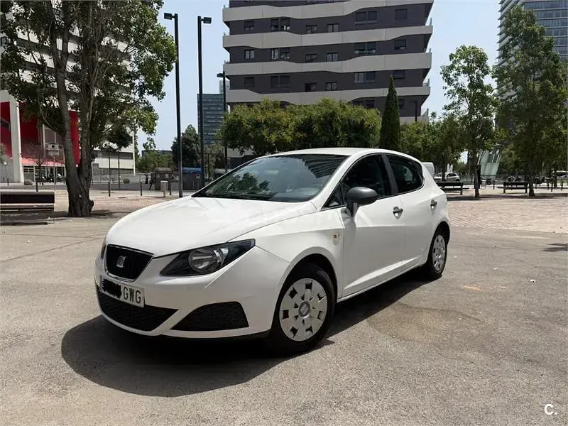 Usado Seat Ibiza 60 CV (44 kW) 2010 Blanco Berlina