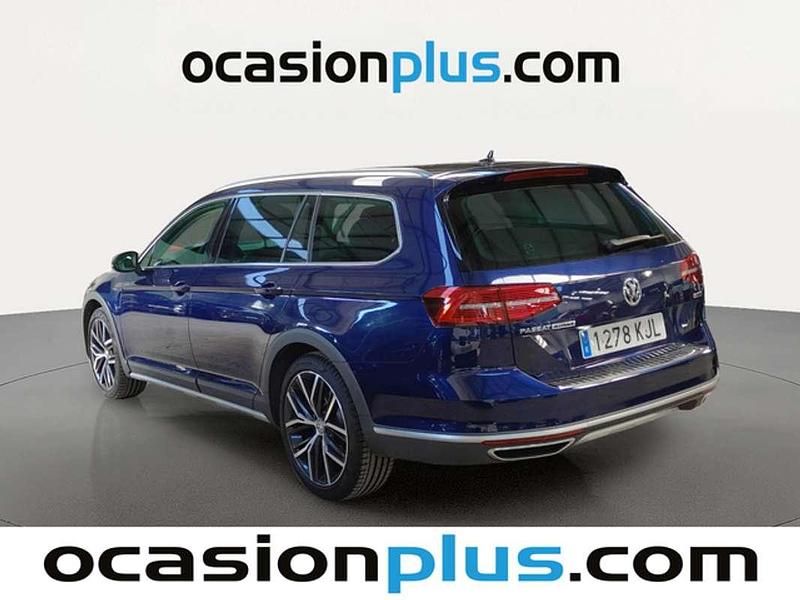 Usado VW Passat Sport 220 CV (161 kW) 2018 Azul Berlina