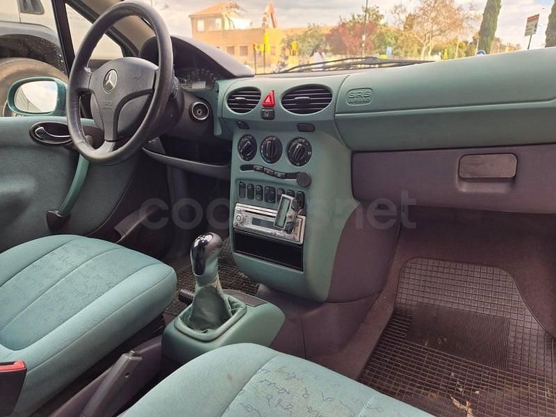 Usado Mercedes A160 Elegance 102 CV (75 kW) 1998 Verde Monovolumen