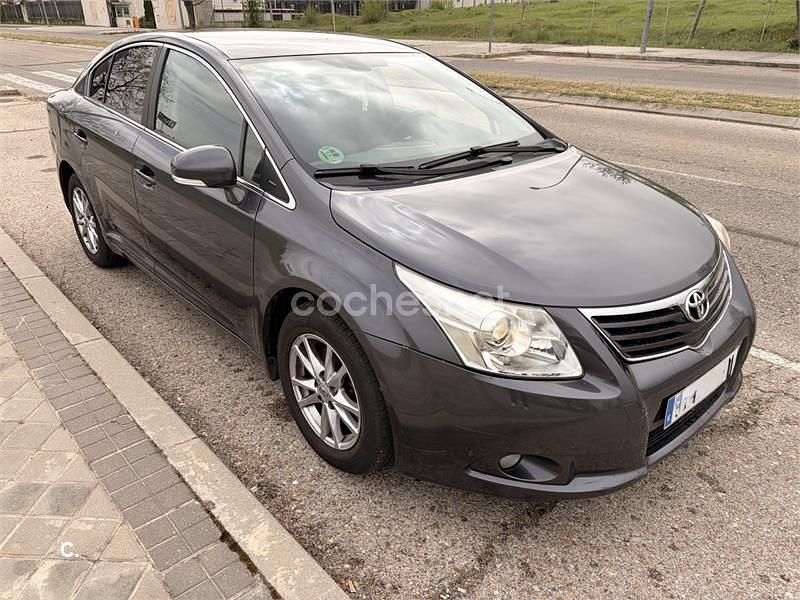 Occasion Toyota Avensis Active 132 PK (97 kW) 2011 Grijs Sedan