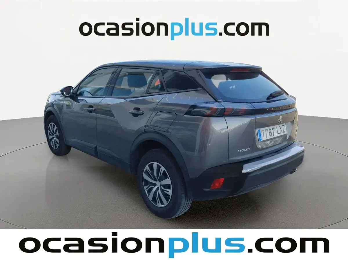 Usado Peugeot 2008 Active 110 CV (80 kW) 2022 Gris SUV
