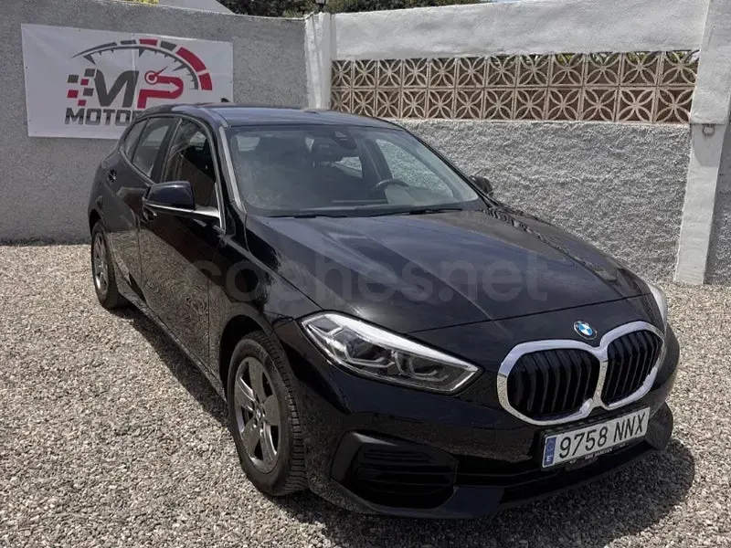 Usado BMW 118 Comfort Edition 150 CV (110 kW) 2024 Negro Berlina