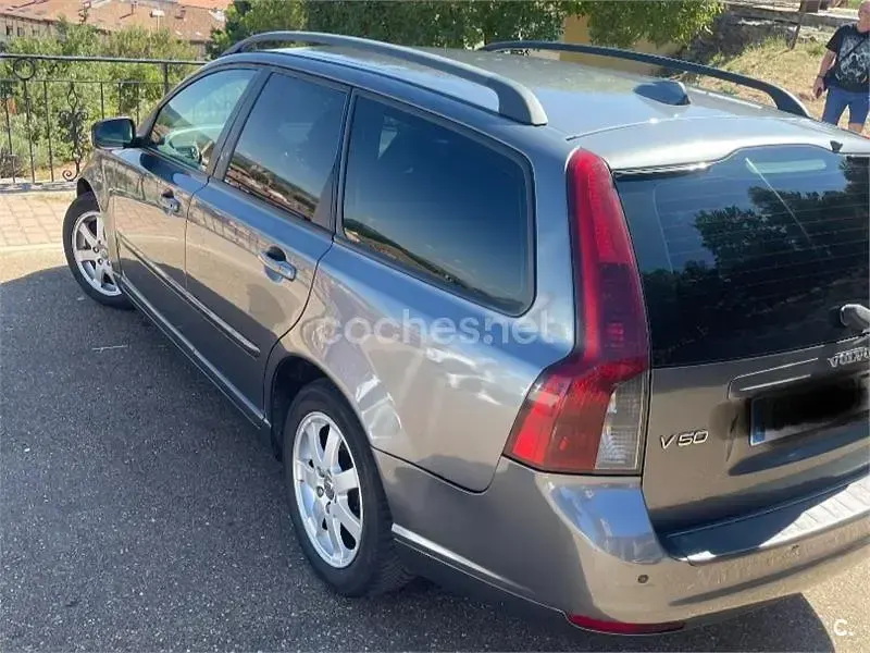 Usado Volvo V50 Summum 136 CV (100 kW) 2008 Gris / plata Familiar