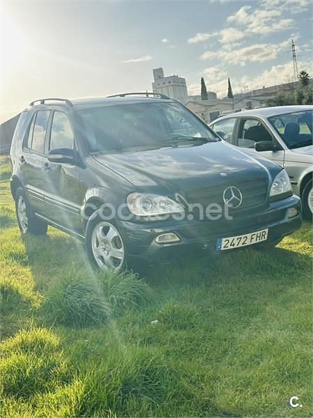Negro Usado 2004 Mercedes ML270 SUV | 5500 € (Precio justo) - Imagen 1/4