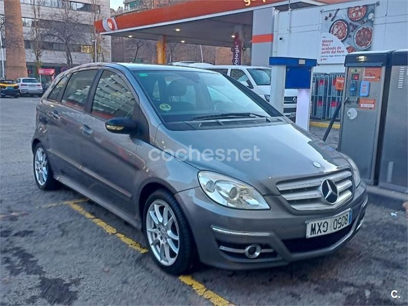 Beige Usado 2010 Mercedes B180 Monovolumen | 5300 € (Buen precio) - Imagen 1/4