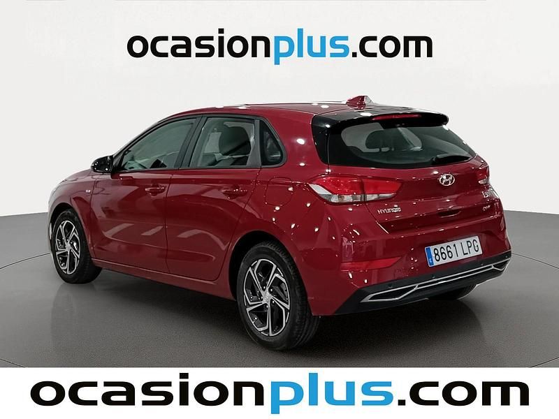 Usado Hyundai i30 120 CV (88 kW) 2021 Rojo Utilitario