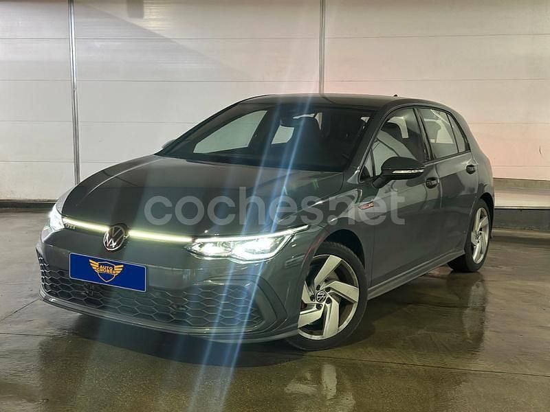 Usado VW Golf VIII GTI 245 CV (180 kW) 2021 Gris / plata Berlina