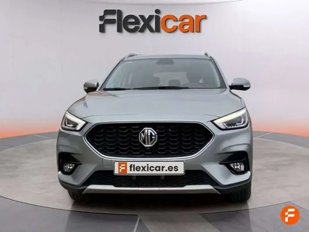 Usado MG ZS Luxury 111 CV (81 kW) 2022 Gris SUV