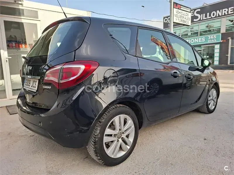 Usado Opel Meriva Selective 120 CV (88 kW) 2015 Negro Monovolumen