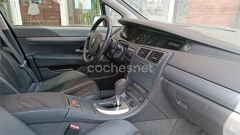 Negro Usado 2002 Renault Vel Satis Privilege Utilitario | 4000 € - Imagen 1/4