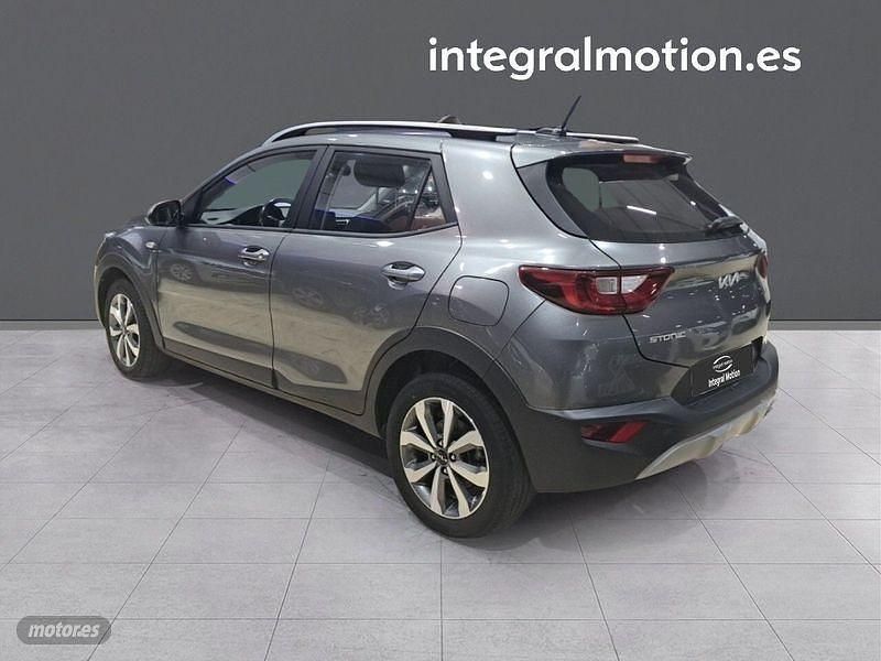 Usado Kia Stonic 84 CV (61 kW) 2023 Gris SUV