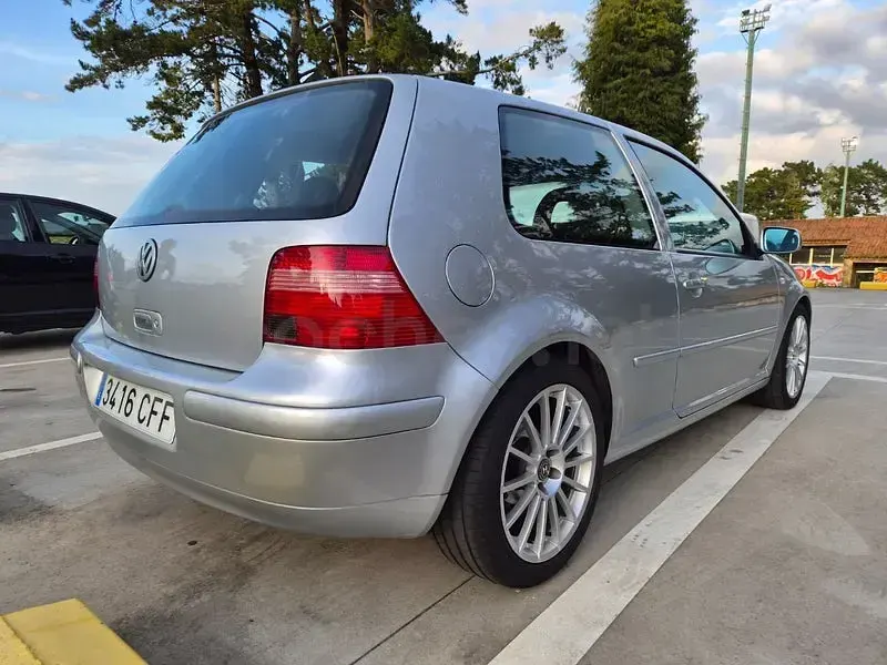 Usado VW Golf IV GTI 150 CV (110 kW) 2003 Gris / plata Berlina