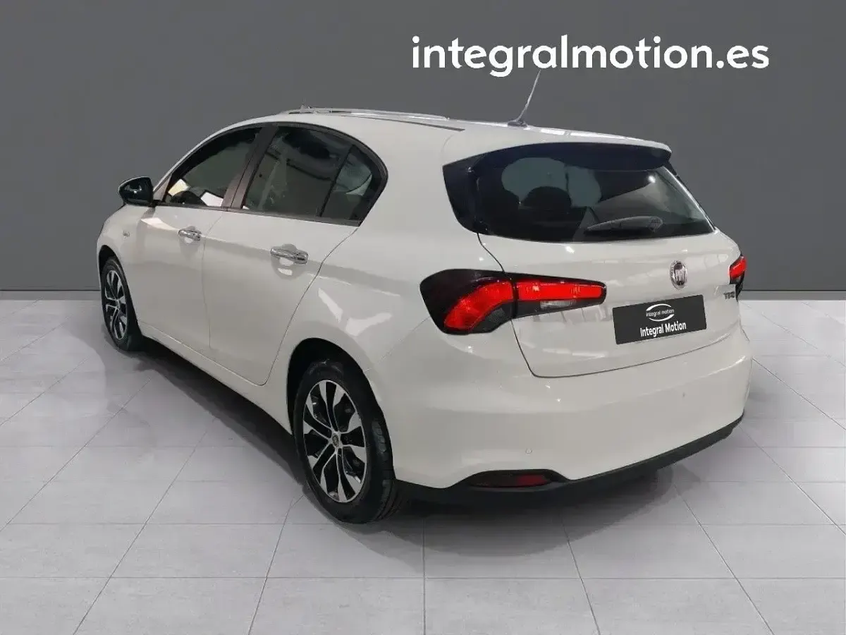 Usado Fiat Tipo Mirror 120 CV (88 kW) 2020 Blanco