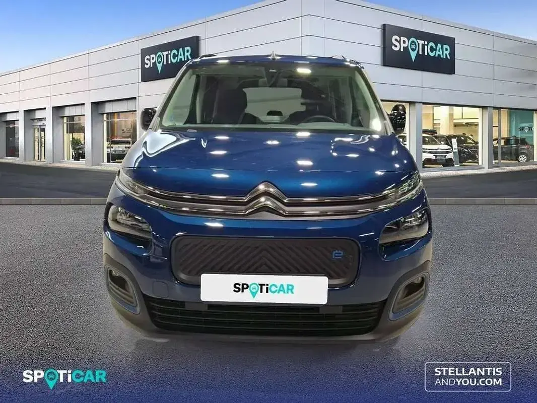 Usado Citroën Berlingo Shine 100 kW (137 CV) 2023 Azul Monovolumen