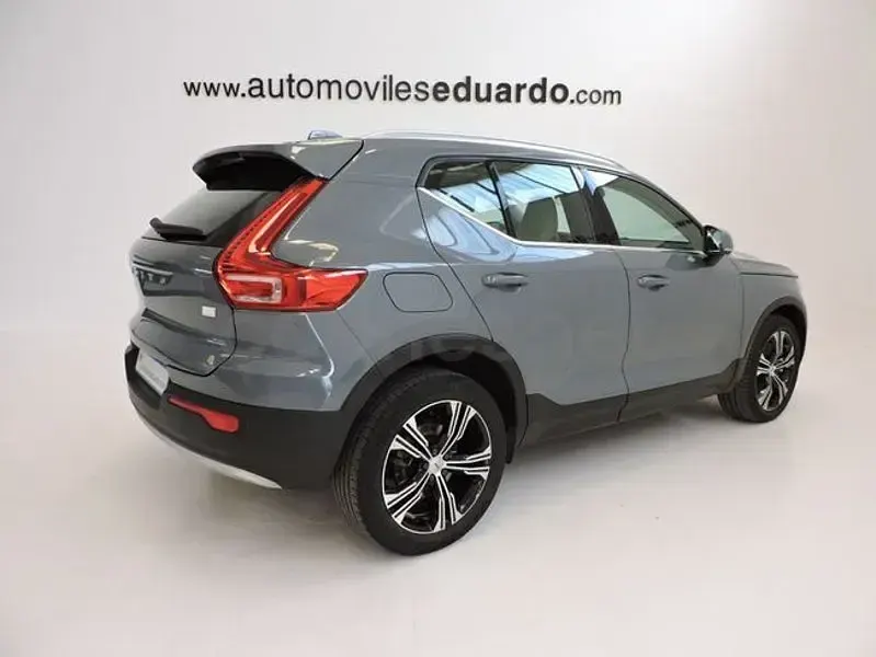 Usado Volvo XC40 Inscription 211 CV (155 kW) 2021 Gris / plata SUV