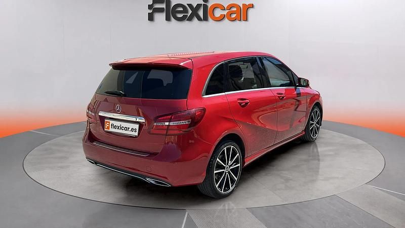 Usado Mercedes B180 116 CV (85 kW) 2017 Rojo Monovolumen