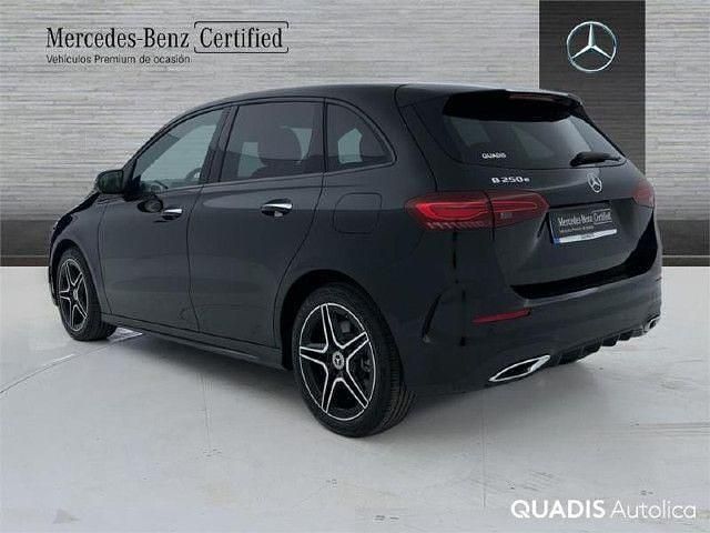 Usado Mercedes B250e AMG line 218 CV (160 kW) 2024 Negro noche Monovolumen