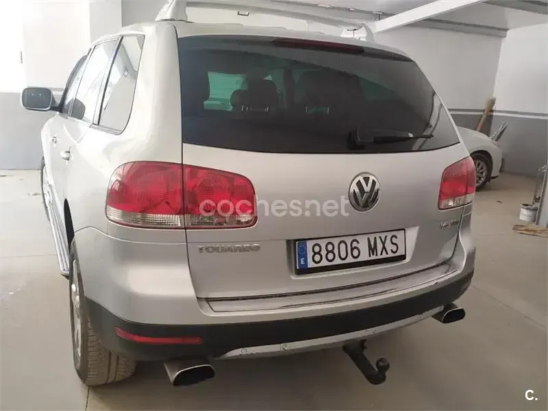 Usado VW Touareg 225 CV (165 kW) 2006 Gris / plata SUV