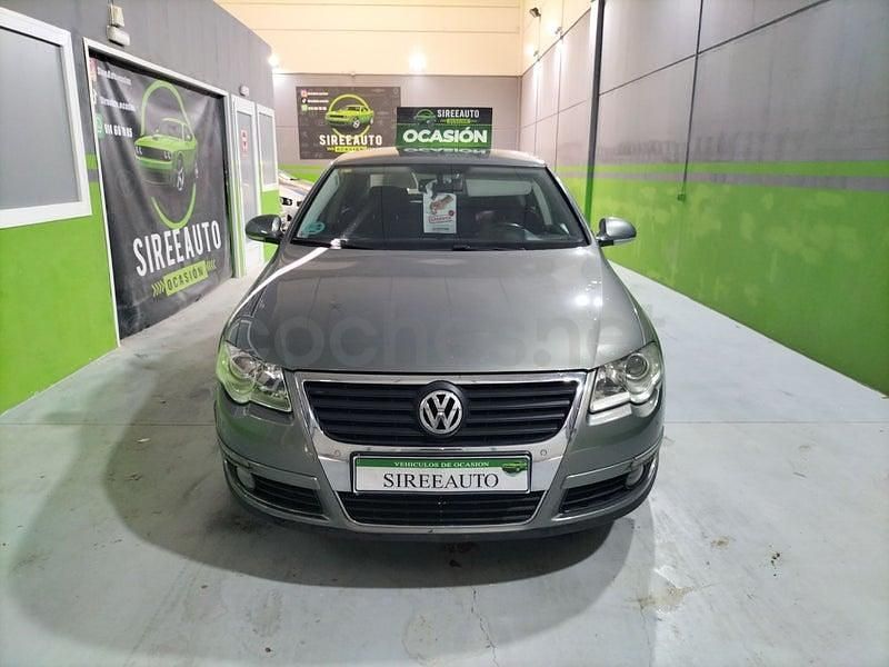 Usado VW Passat Advance 150 CV (110 kW) 2007 Gris / plata Berlina
