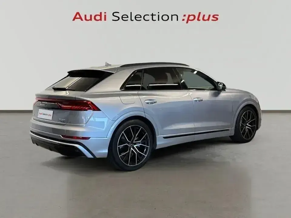 Usado Audi Q8 Ambiente 231 CV (169 kW) 2021 Plateado SUV