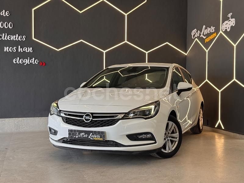 Usado Opel Astra Dynamic 125 CV (91 kW) 2018 Blanco Berlina
