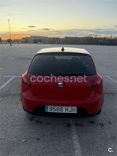 Usado Seat Ibiza Copa 90 CV (66 kW) 2012 Rojo Berlina