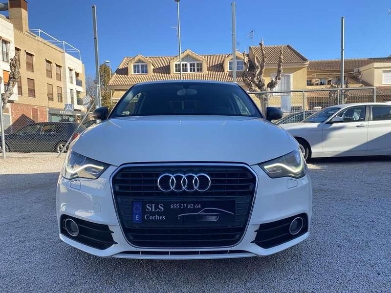 Blanco Usado 2011 Audi A1 Attraction Utilitario | 8500 € (Precio justo) - Imagen 1/4