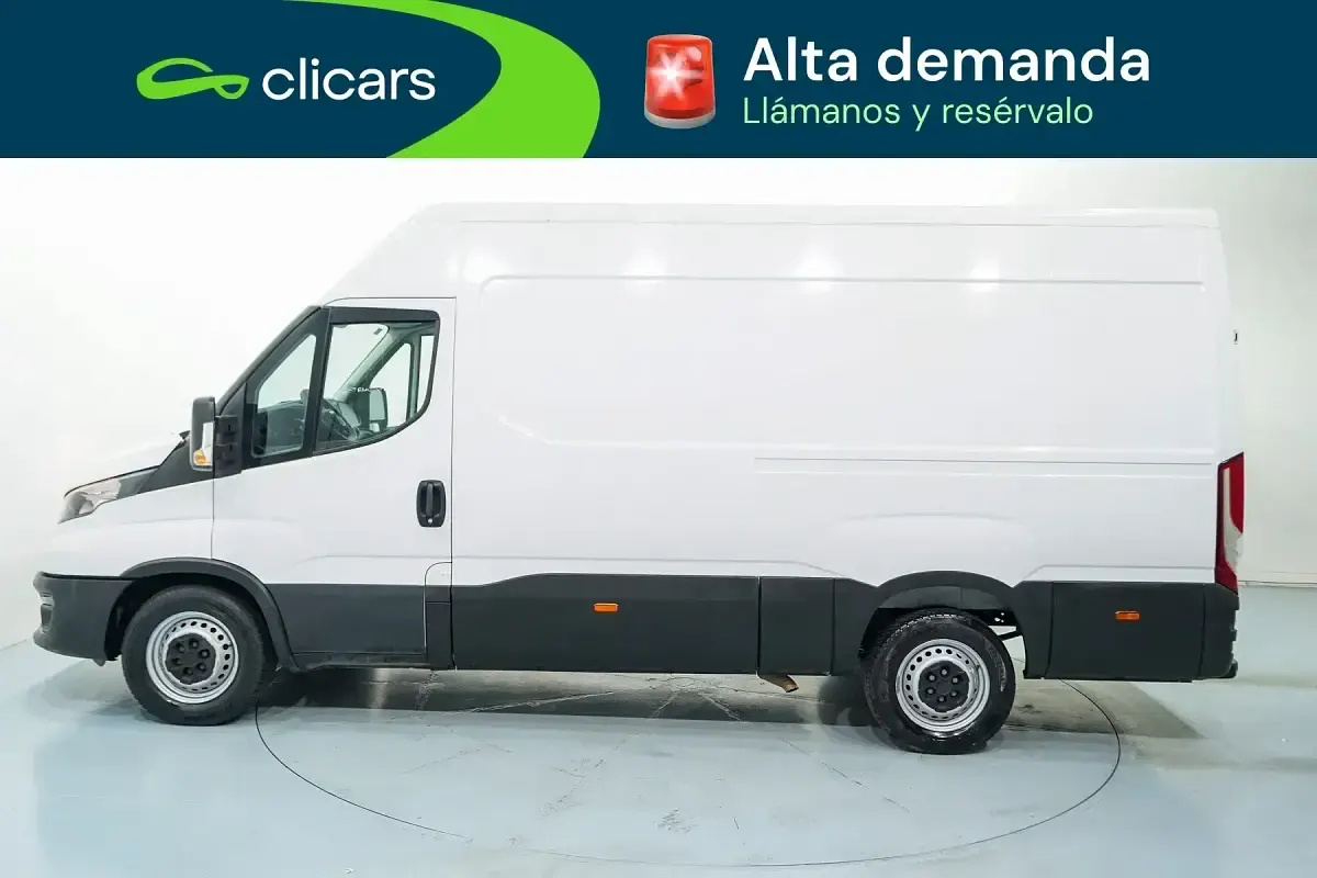 Usado Iveco Daily 156 CV (114 kW) 2023 Blanco Van