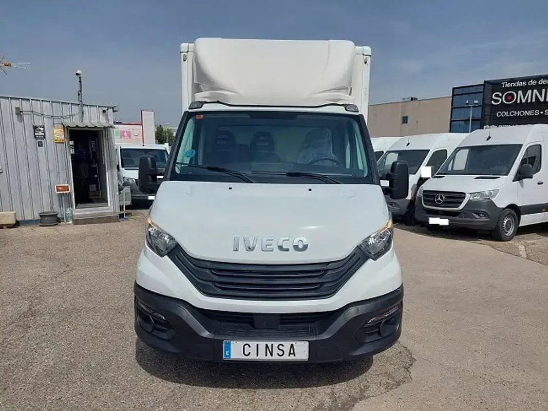 Usado Iveco Daily 155 CV (114 kW) 2023 Blanco Van