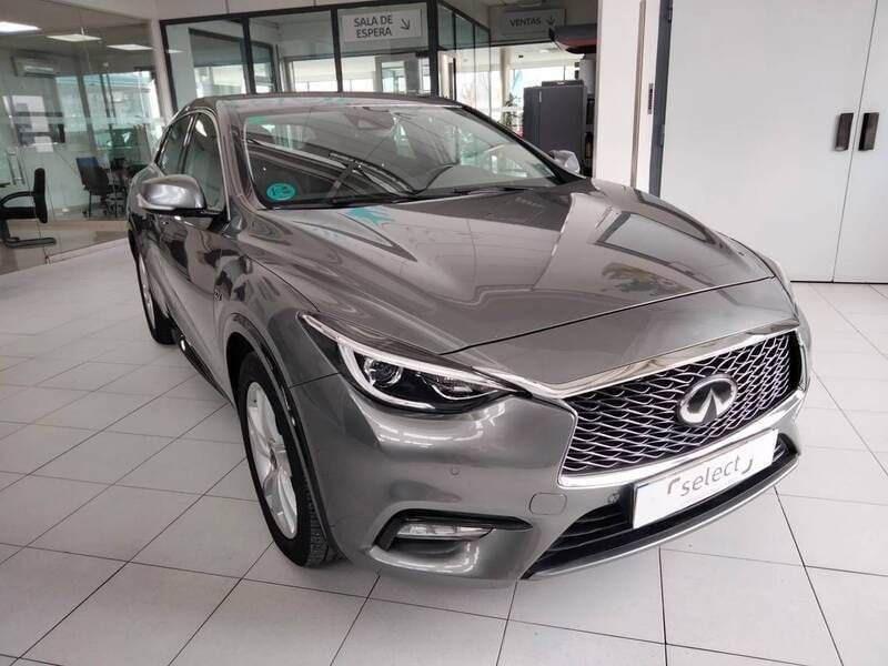 Usado Infiniti Q30 Premium 170 CV (125 kW) 2018 Gris Utilitario