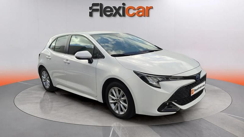 Usado Toyota Corolla Active 140 CV (102 kW) 2024 Blanco Berlina
