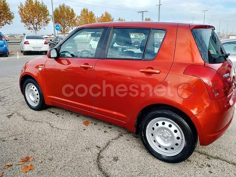 Naranja Usado 2007 Suzuki Swift GL Berlina | 4500 € (Precio justo) - Imagen 1/4