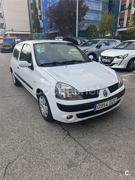 Usado Renault Clio II Authentique 70 CV (51 kW) 2006 Blanco Berlina