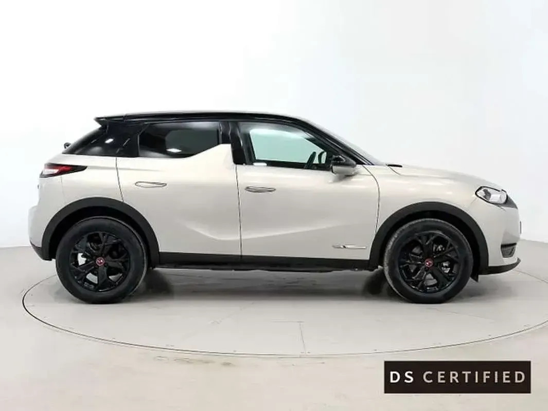 Usado DS Automobiles DS3 Crossback Performance 131 CV (96 kW) 2022 Gris SUV