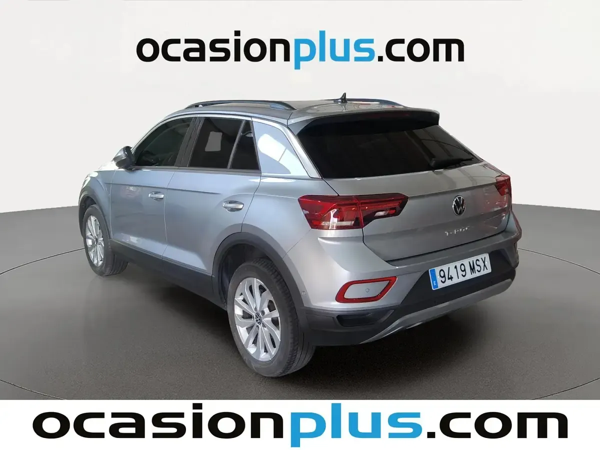 Usado VW T-Roc Life 110 CV (80 kW) 2024 Gris plata SUV