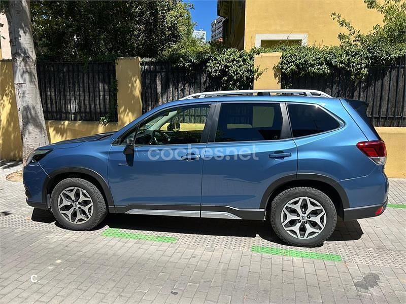 Azul Usado 2024 Subaru Forester SUV | 29.500 € (Buen precio) - Imagen 1/3