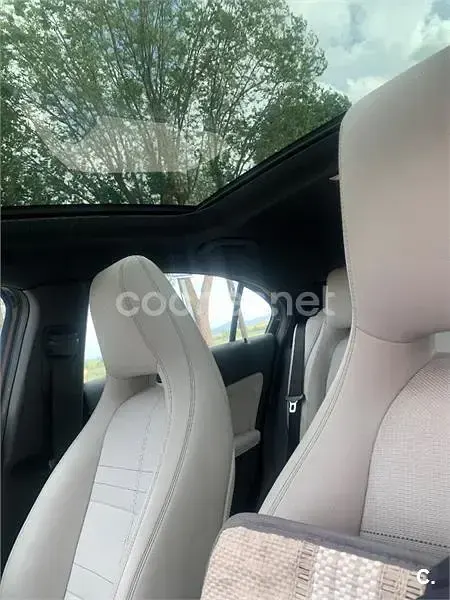 Usado Mercedes A200 Urban 136 CV (100 kW) 2013 Negro Berlina