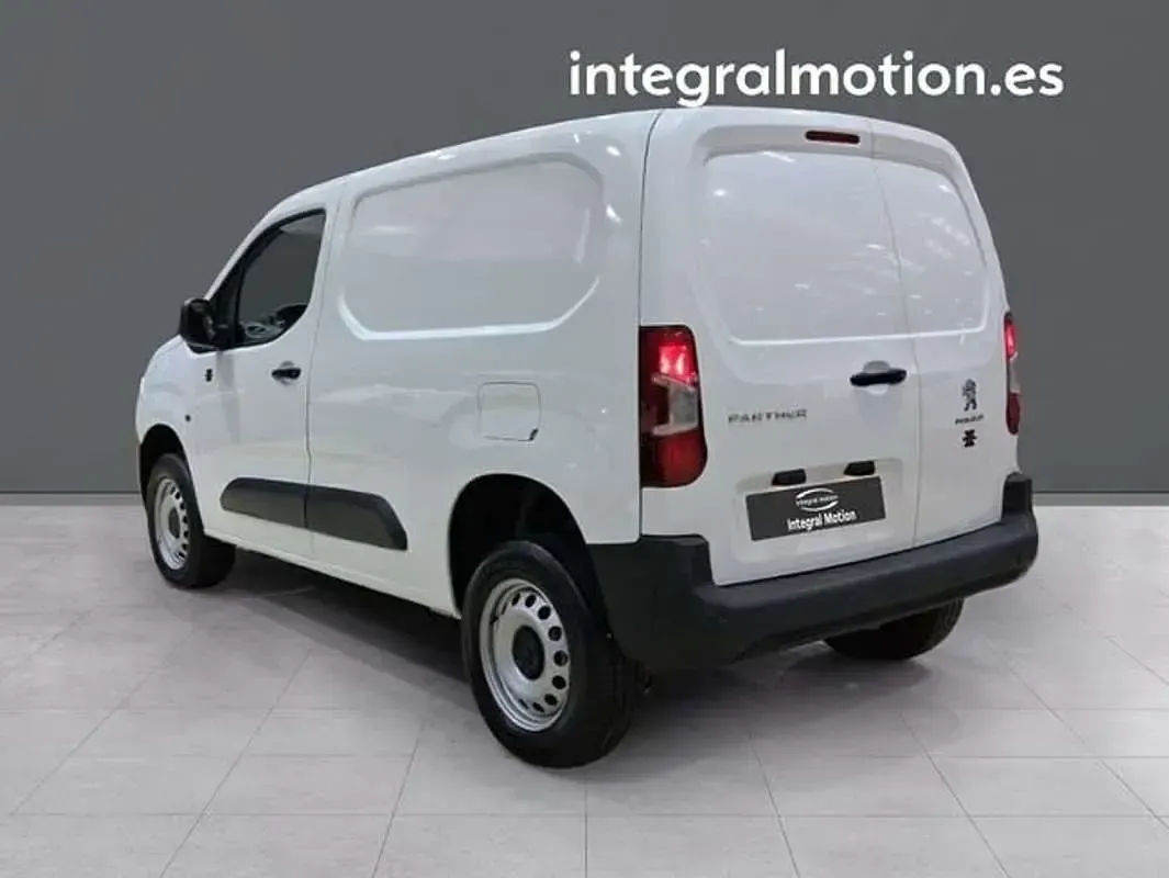 Usado Peugeot Partner Premium 131 CV (96 kW) 2021 Blanco Monovolumen