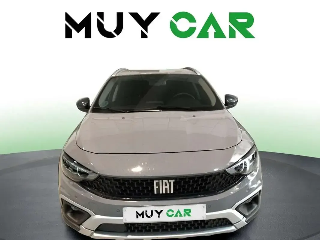 Usado Fiat Tipo Cross 129 CV (94 kW) 2021 Gris Utilitario