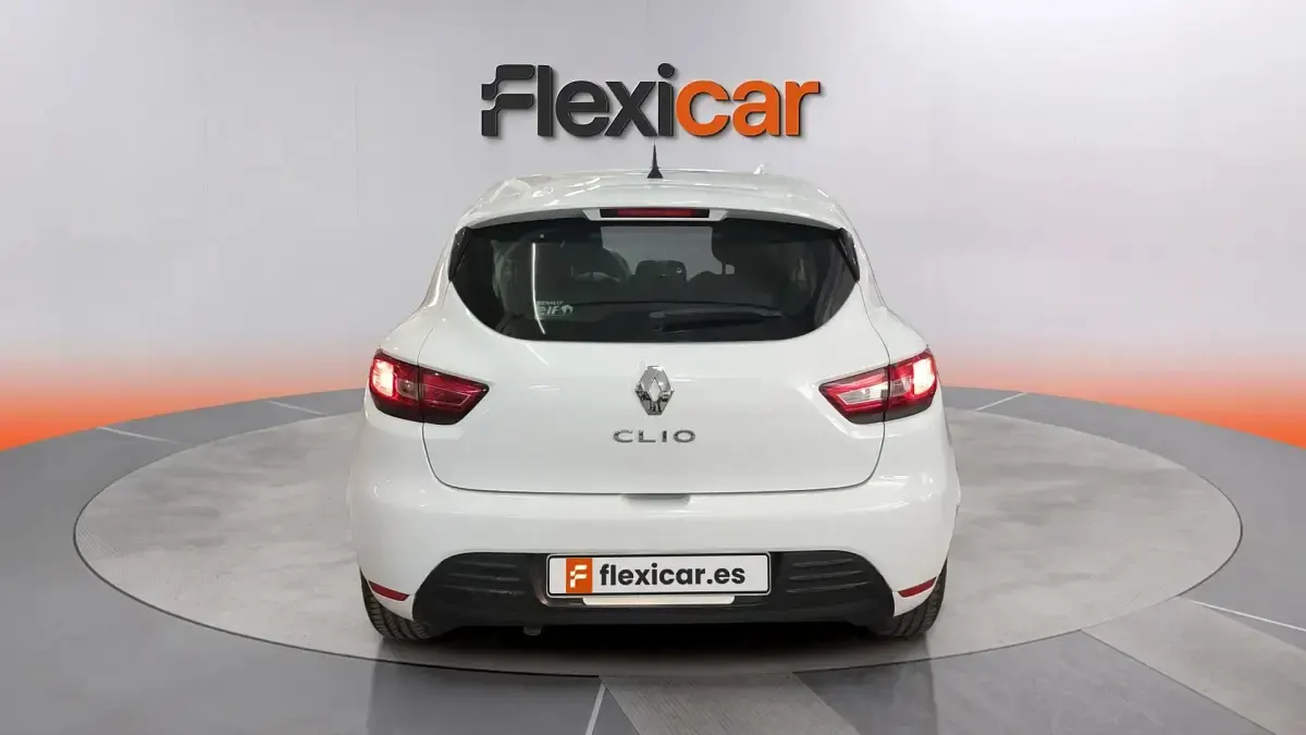 Usado Renault Clio IV Business 85 CV (62 kW) 2019 Blanco Berlina