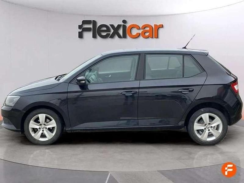 Usado Skoda Fabia Active 75 CV (55 kW) 2018 Negro Utilitario