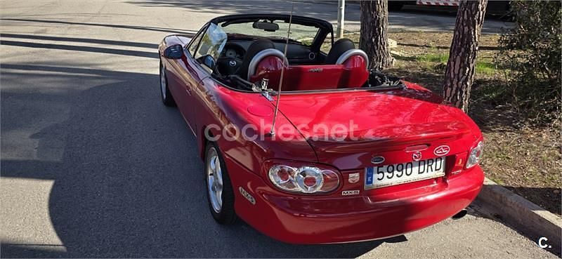 Usado Mazda MX5 Active 110 CV (80 kW) 2005 Rojo Descapotable