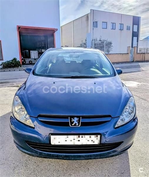Azul Usado 2004 Peugeot 307 Berlina | 1995 € (Buen precio) - Imagen 1/4