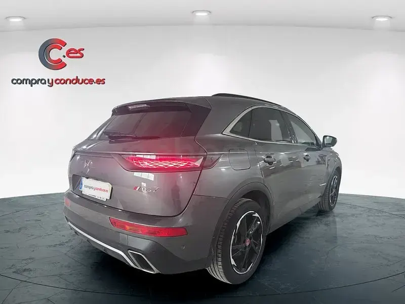Usado DS Automobiles DS7 Crossback Performance 225 CV (165 kW) 2022 Gris / plata SUV