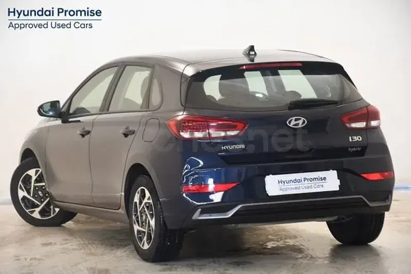 Usado Hyundai i30 100 CV (73 kW) 2025 Azul Berlina