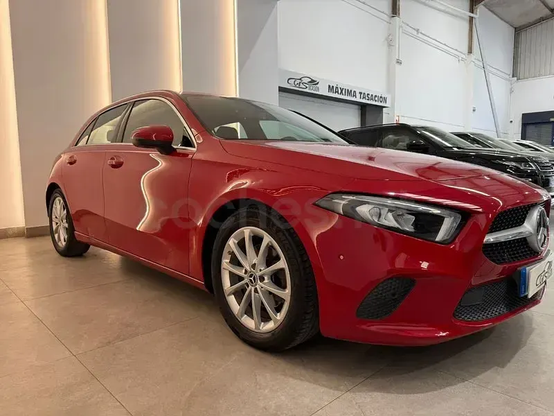 Usado Mercedes A180 136 CV (100 kW) 2020 Rojo Berlina