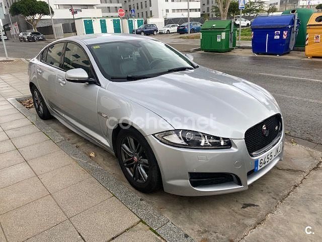 Usado Jaguar XF R-Sport 200 CV (147 kW) 2015 Gris / plata Berlina