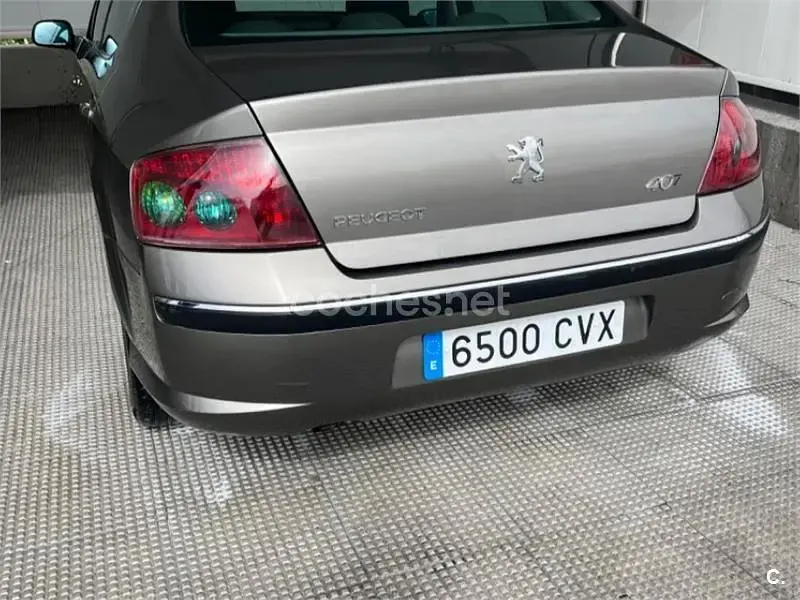 Usado Peugeot 407 136 CV (100 kW) 2004 Gris / plata Berlina