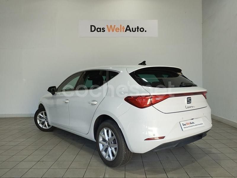 Usado Seat Leon Style 116 CV (85 kW) 2025 Blanco Berlina